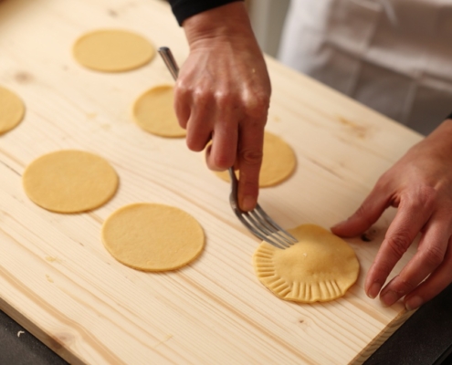 5 Reasons Why You Should Take a Cooking Class in Italy During Your Trip