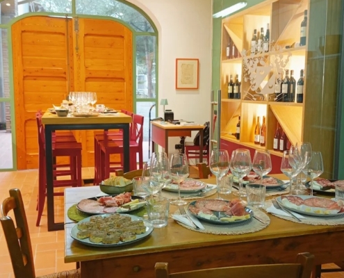 Truffle hunting with wine tasting San Gimignano