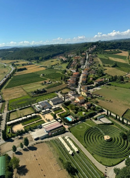 Tour in elicottero su San Gimignano con visita in cantina, degustazione di vini e pranzo toscano